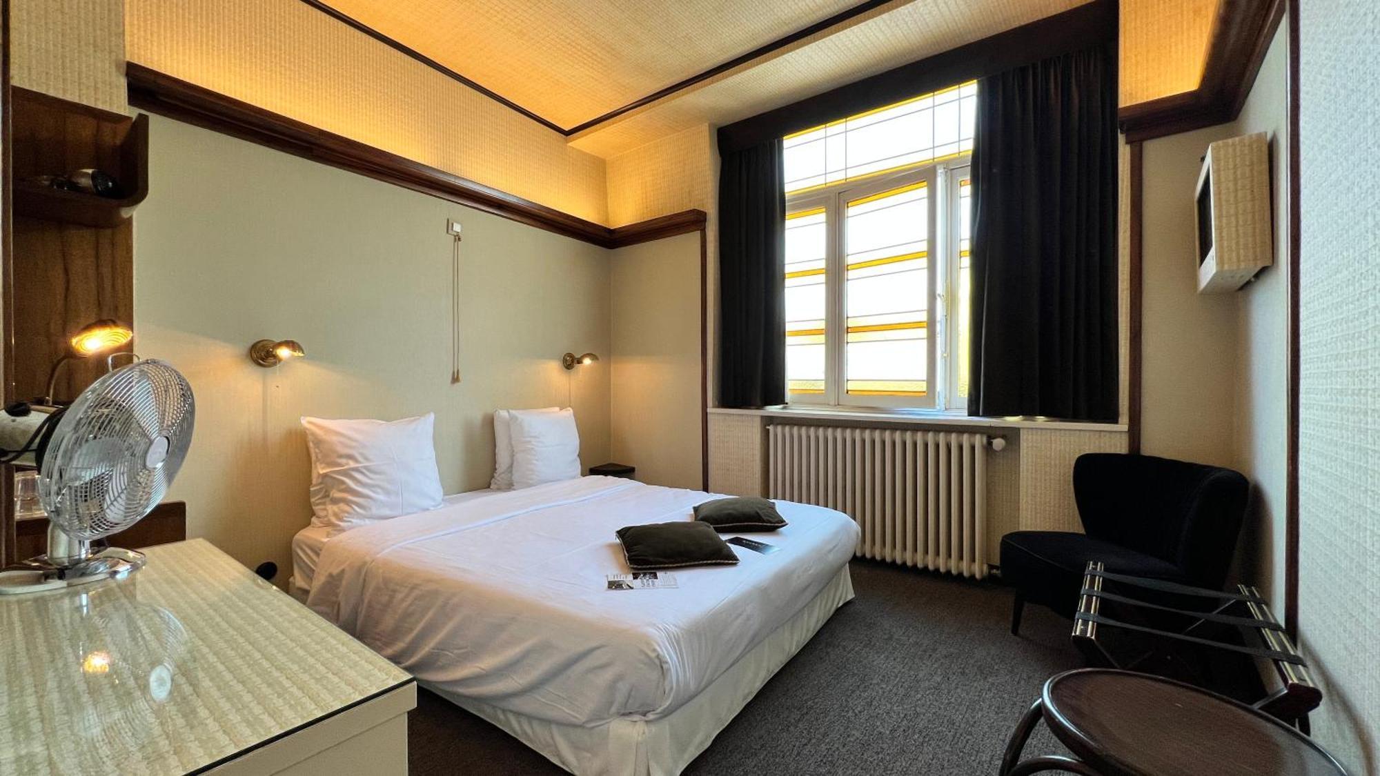 Latroupe Le Berger Hotel Saint-Gilles Room photo
